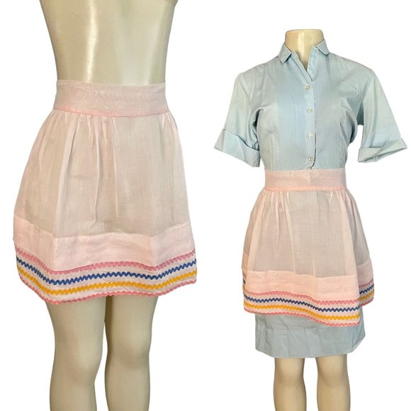 Vintage half apron 1950s women kitchen apron with zig zag pattern in pink blue. - Picture 1 of 10